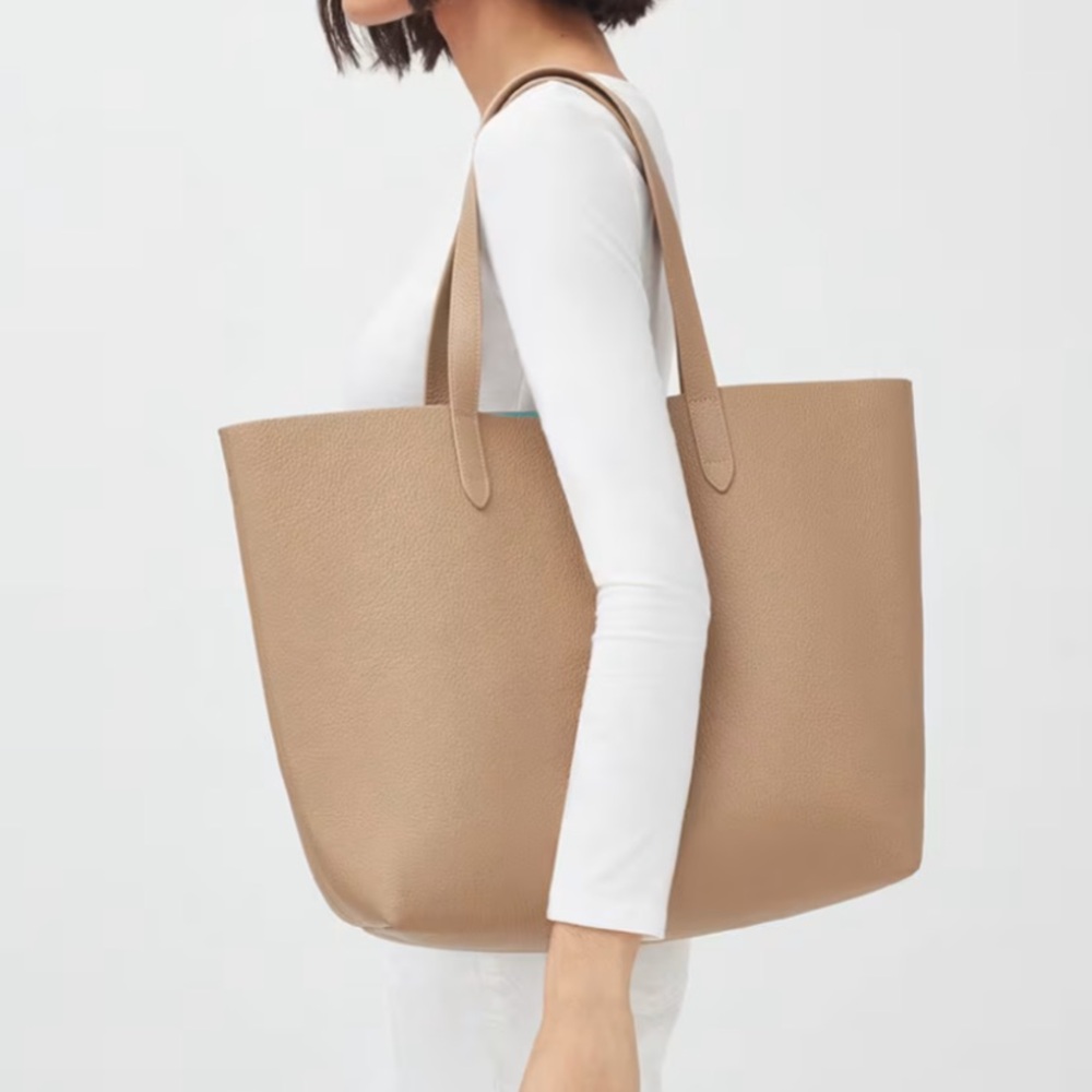 Cuyana Classic Leather Structured Tote in Cappuccino
